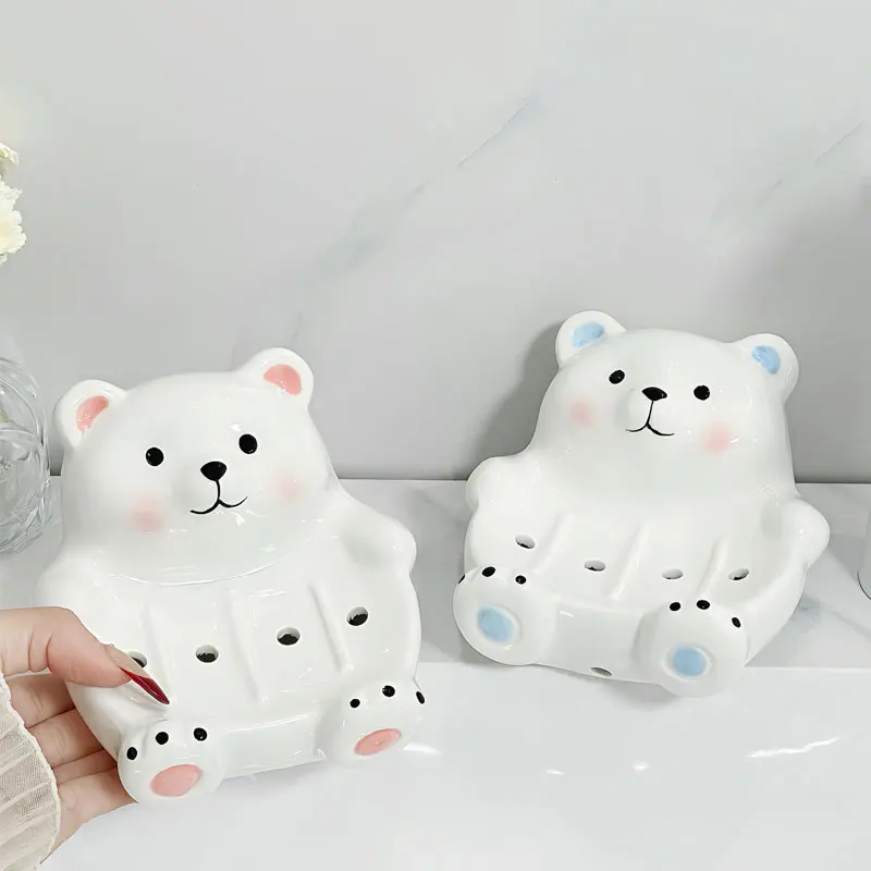 

BathroomCartoon Soap Dish Bathroom Accessories Polar Bear Drain Soap Box Non Perforated Creative Ceramic Soap Storage Rack