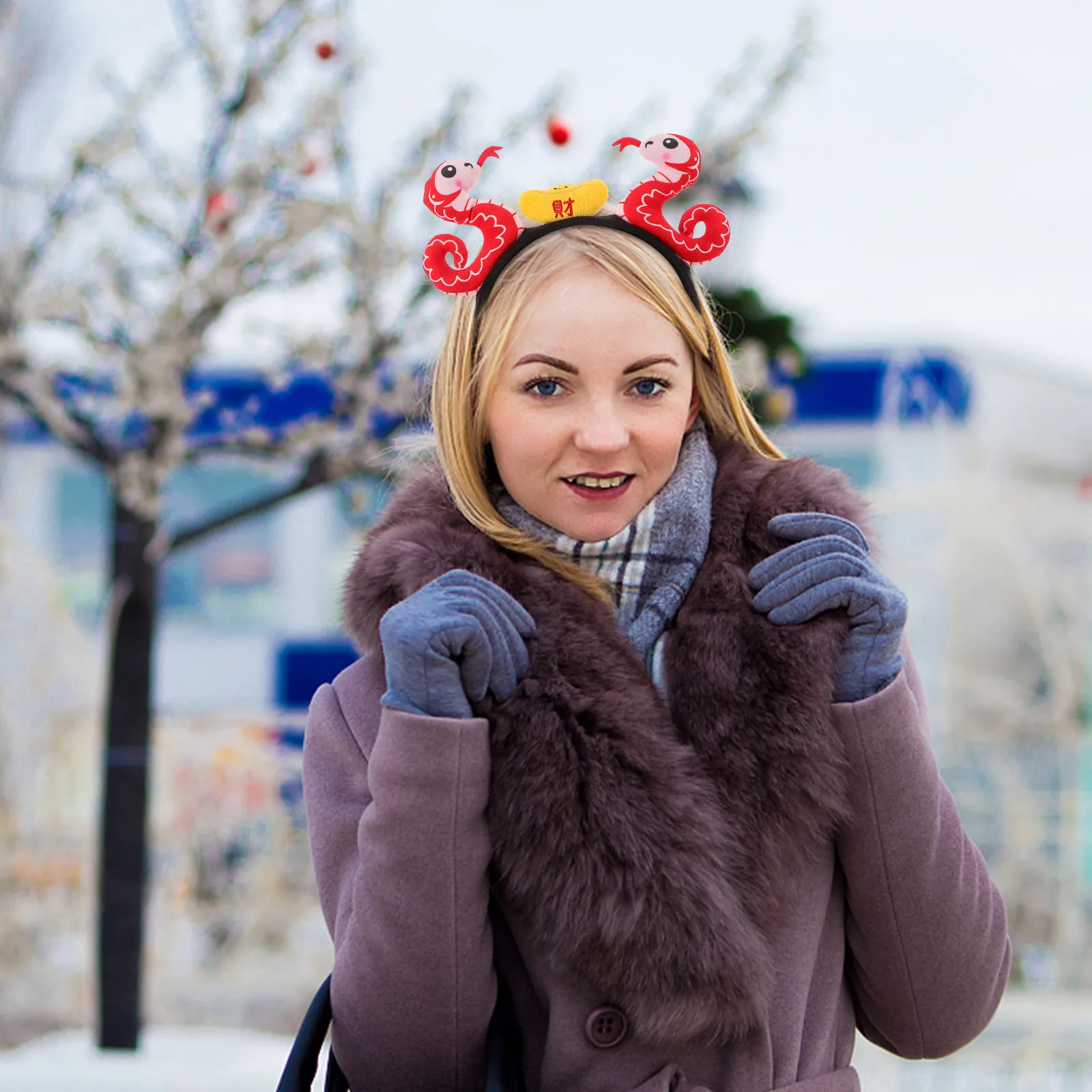 

Cartoon Snake Headband Soft Cloth Hairband Lightweight Fun Zodiac Party Headband Fortune Hair Accessory for Chinese New Year