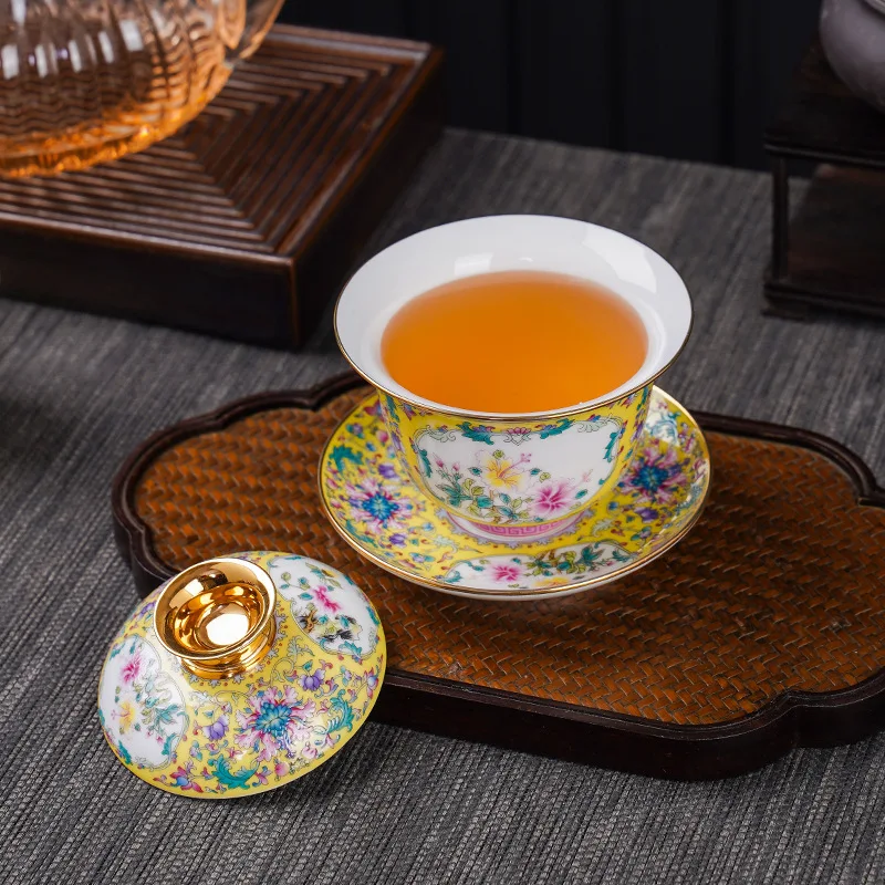 bol-a-the-en-email-de-haute-qualite-fleurs-emaillees-couleurs-riches-et-nobles-bol-a-the-jingdezhen-phnom-penh-fleurs-de-fenetre-bol-a-the-sancai