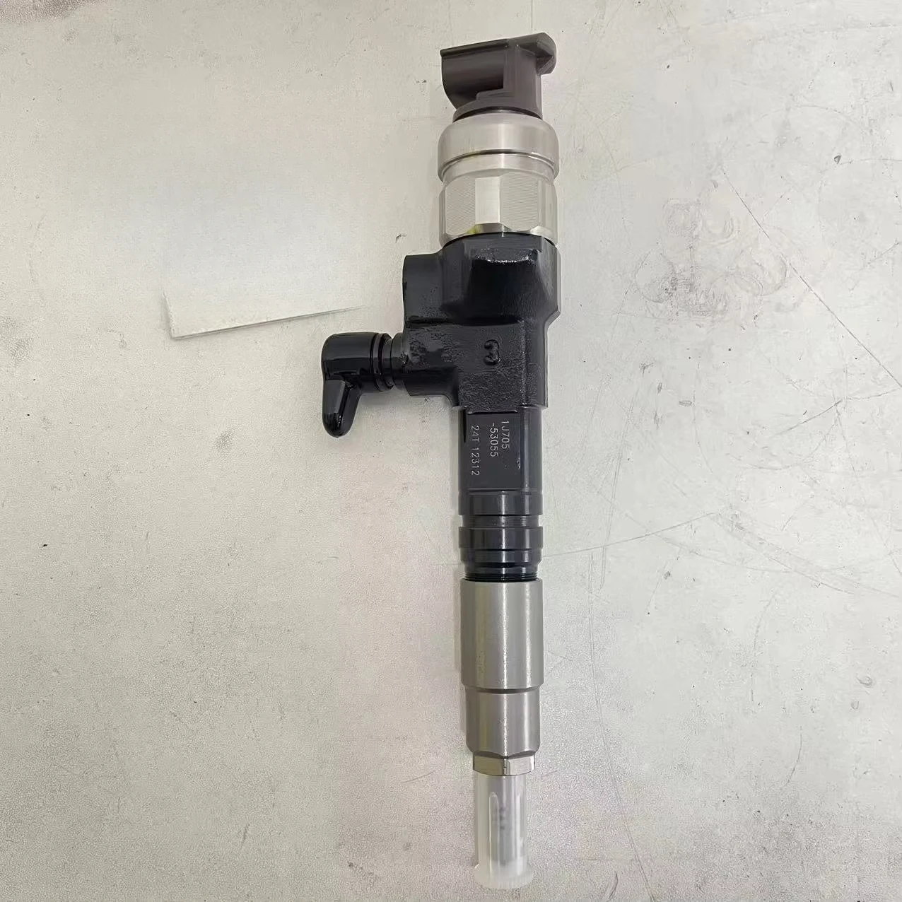 High Quality Fuel Injector 1J705-53055 1J508-53052 1J508-53070 1J508-53074 for  Tractor L3301 L3901 Engine V2403 D1803