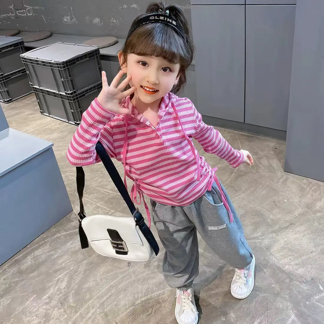 

Girls' Suit 2022 Spring and Autumn Children's Long-Sleeved Striped Hoodie Baby Girls' Autumn Sweatpants Children's Clothing