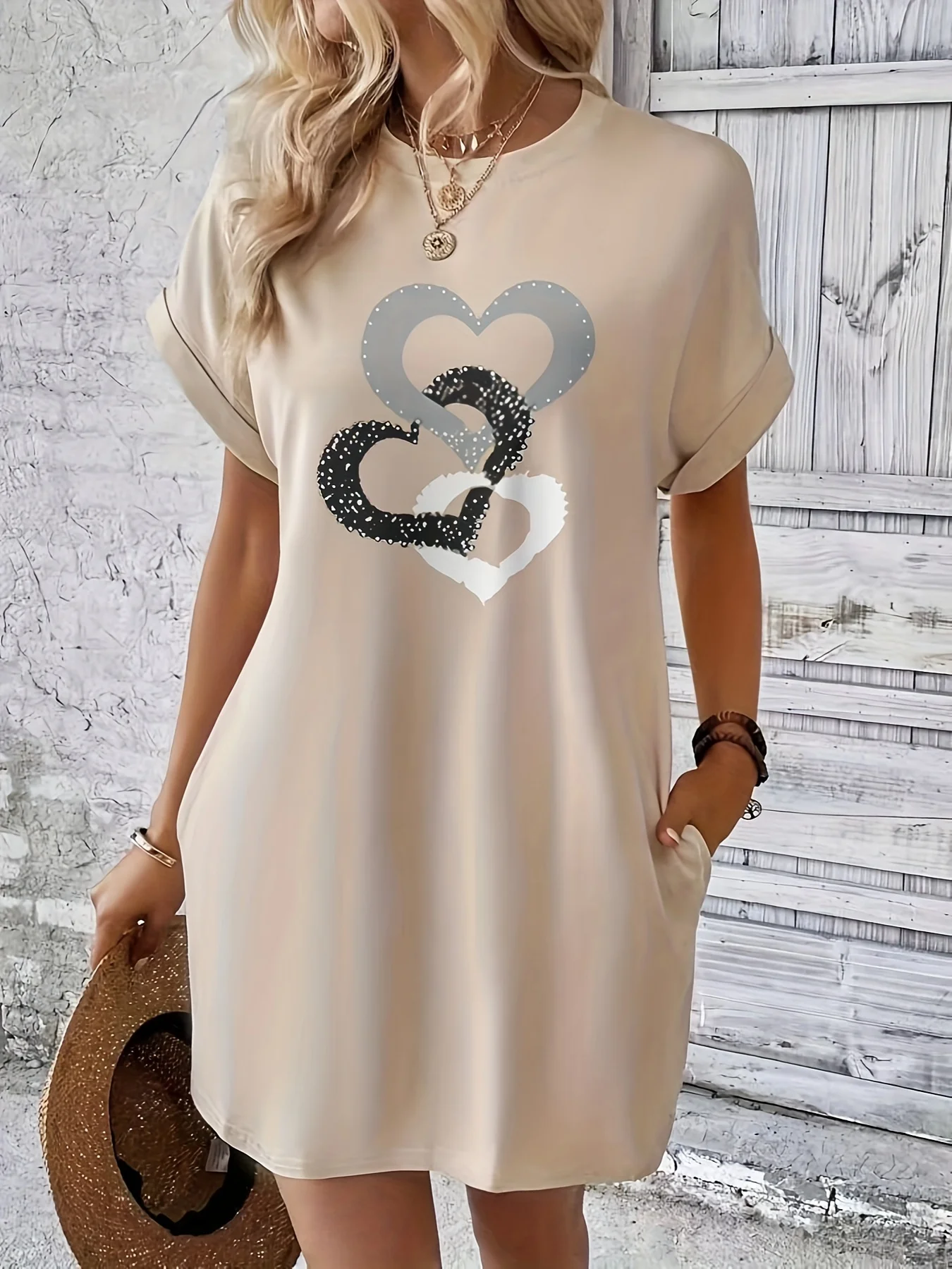 Robe t-shirt décontractée en tricot pour femmes, avec lettres imprimées en forme de cœur, col rond, manches courtes, haut à la mode, noir avec motif de drapeau coloré