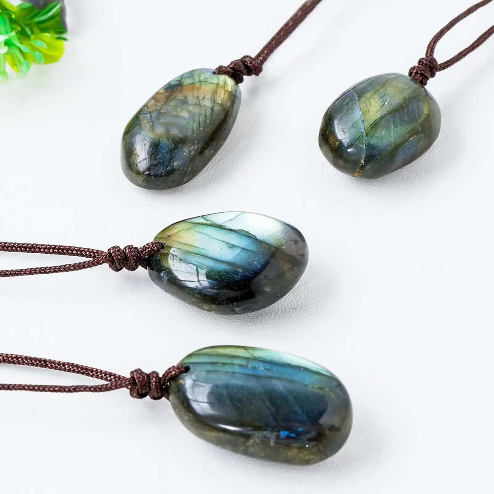 Natural Labradorite Pendant Necklaces Men Women Energy Quartzs Necklaces Stones Ornament Moonstone Home Decoration