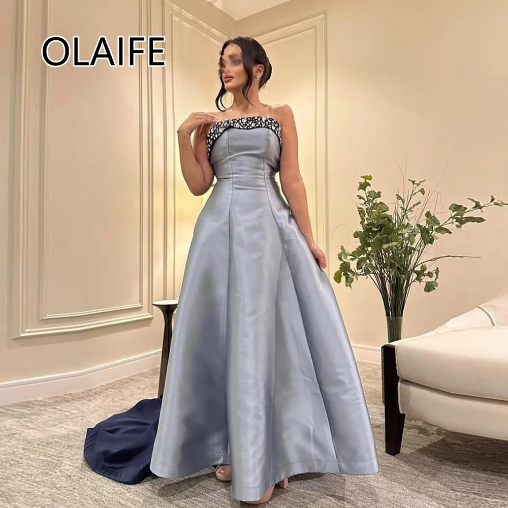 Customzied Dazzling Boat Collar Satin Evening Dress with Crystal A-line Bow Prom Cocktail Dress Backelss Trian Bridal Gown