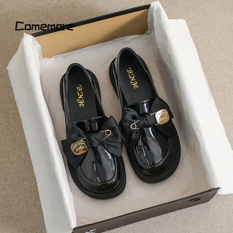 

Comemore Leather Shoes Spring Autumn Retro Black Bow Slip on Soft Sole Pumps Female Loafers Low Heels Shoe Female British Style