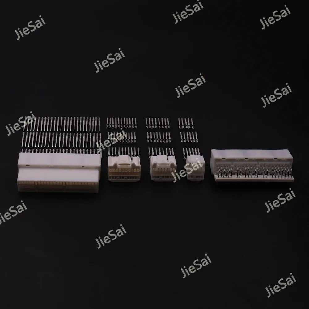 17/24/31/72 Pin 353830-5 353027-1 353029-1 353031-1 90980-11421 Car Socket Automobile Accessories Socket