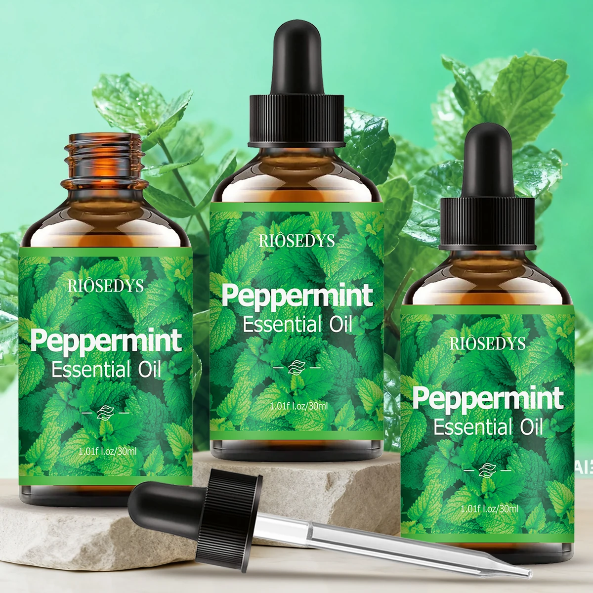 El aceite esencial de menta, con su aroma a base de hierbas, es adecuado para la difusión de aromaterapia y el masaje corporal y también nutre el cabello.