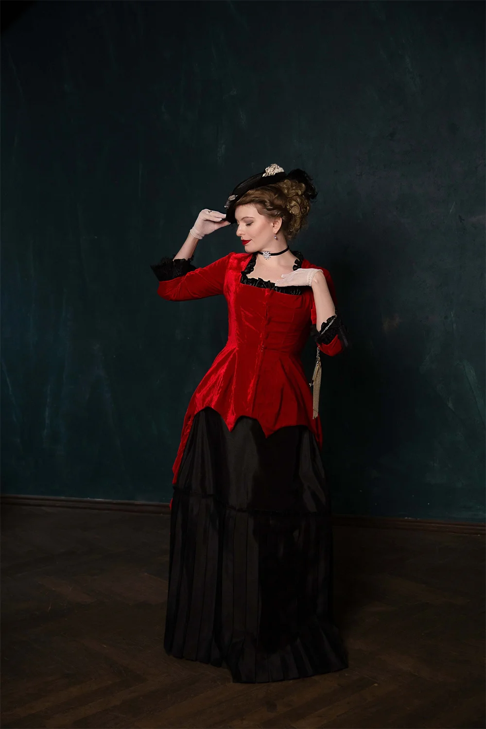 Victorian Fancy Gown Medieval Red and Black Queen Dress Vampire Gothic Velvet Outfit Civil War Southern Belle Walking Dress