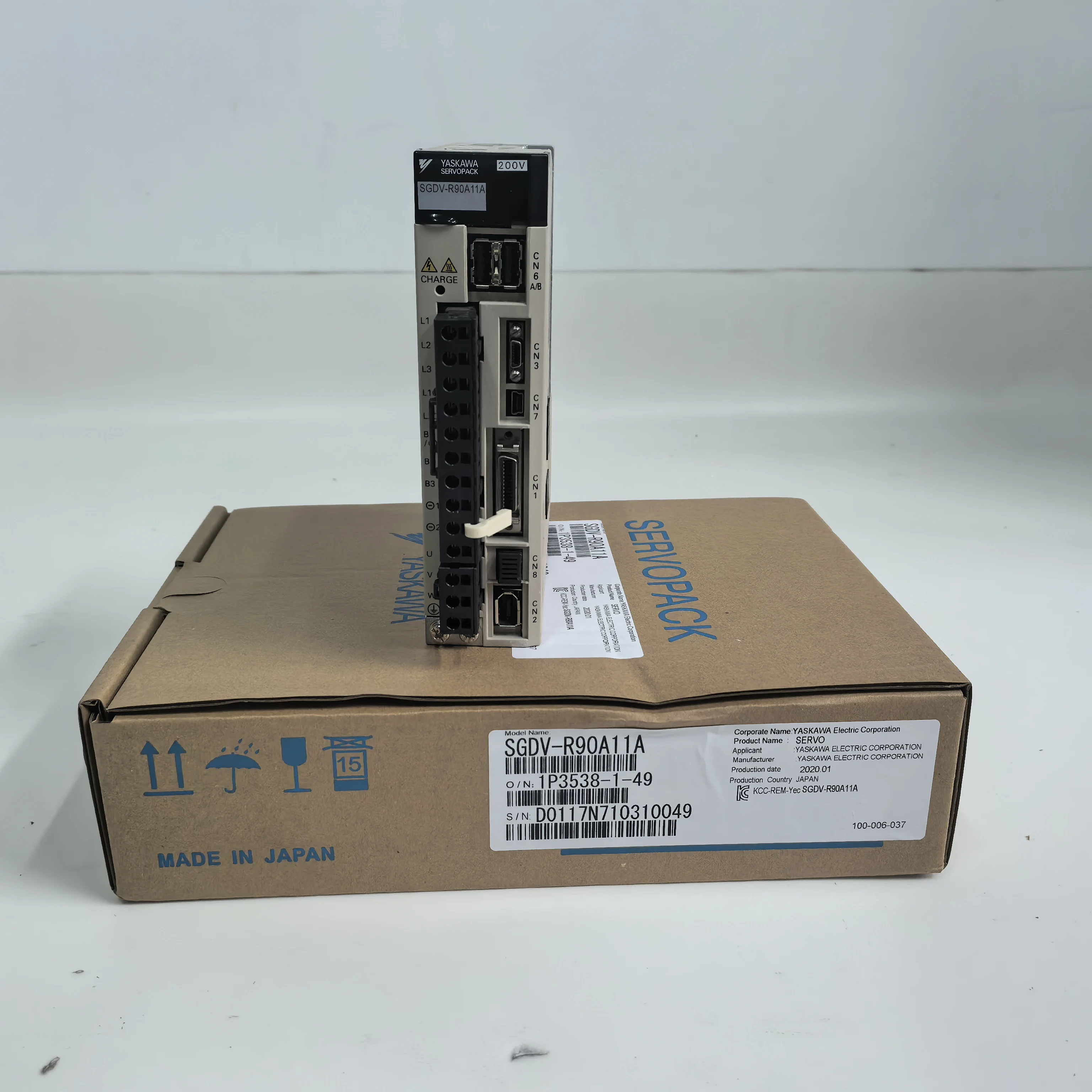 New In Box Yaskawa SGDV-R90A11A Servo Drive In Stock