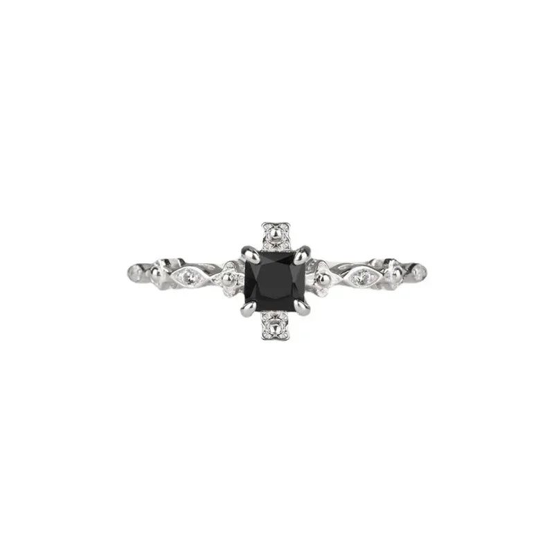 Retro fashion simple copper plated white gold black square zircon ladies ring