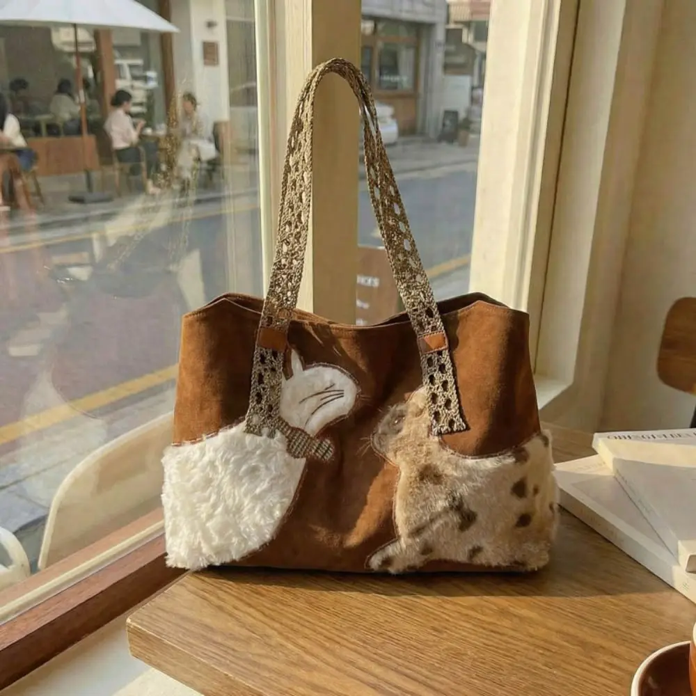 

Забавная сумка-тоут с вышивкой Y2k и котом в консервативном стиле, милая замшевая сумка на плечо с героями мультфильмов, плюшевая сумка на плечо, осень-зима