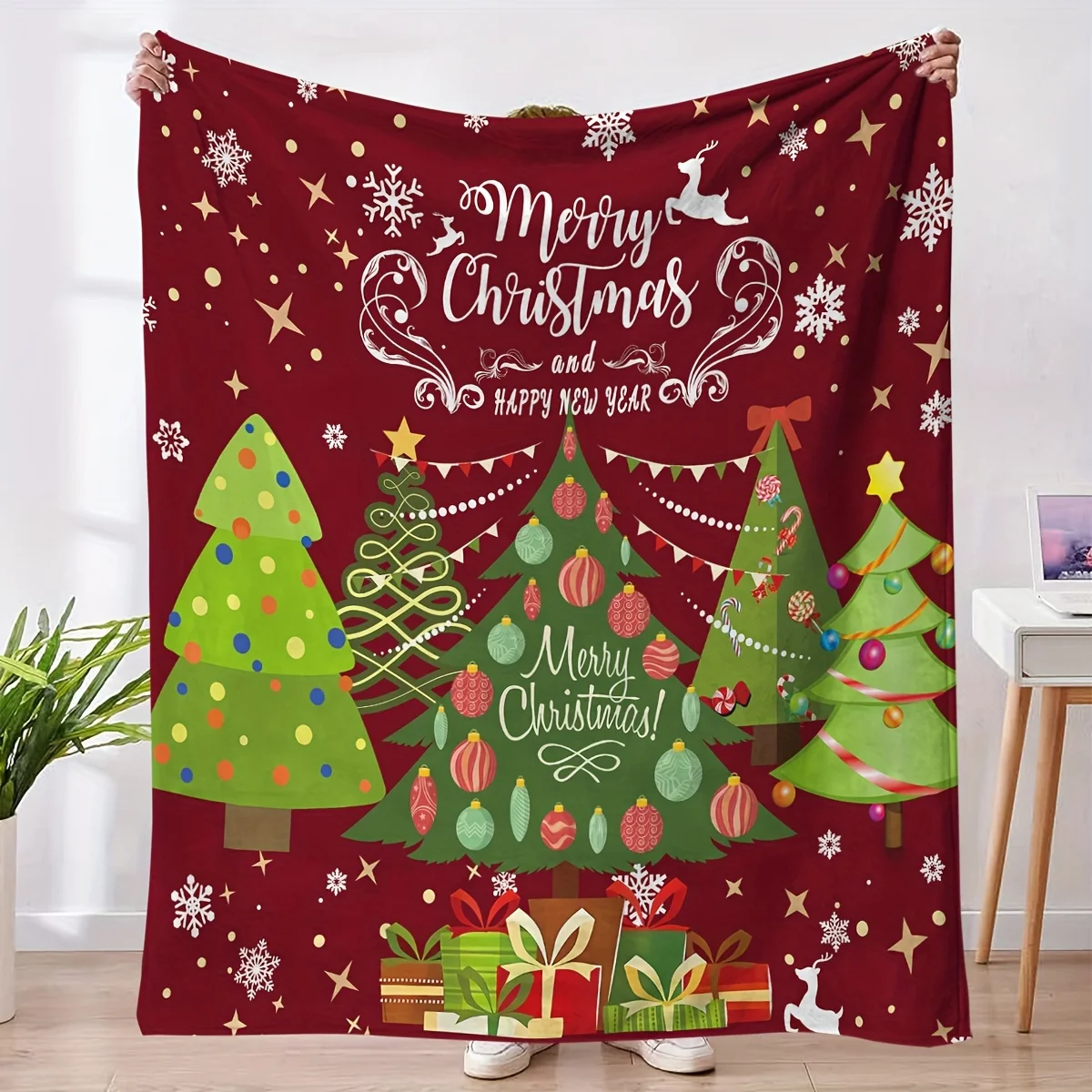 1pc Festive Christmas Tree & Ornament Print Flannel Throw Blanket - Cozy, Soft Warm Fleece Shawl for Sofa, Bed, Office, Travel,