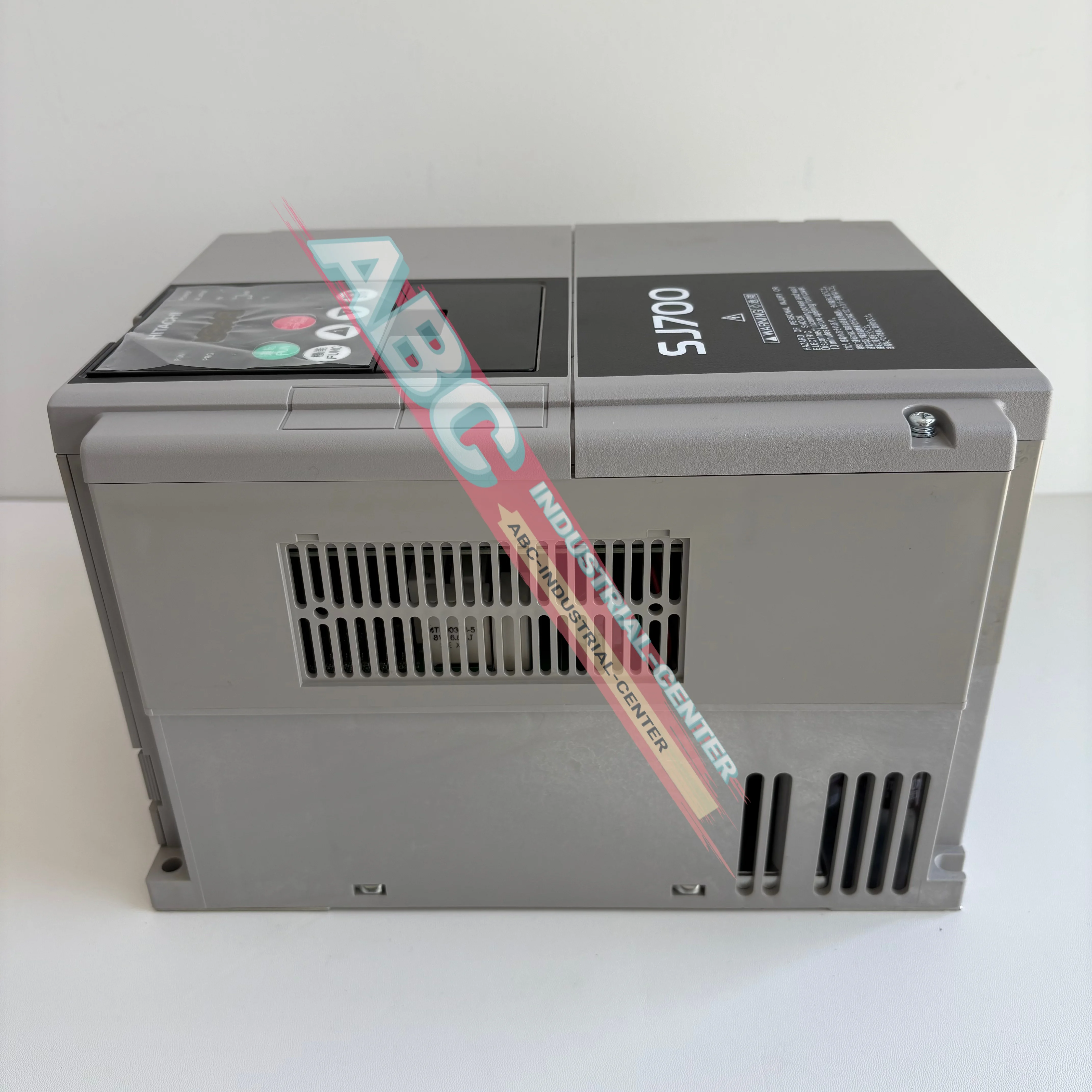 

Преобразователь частоты SJ700-110HFEF2, новый, в упаковке.
