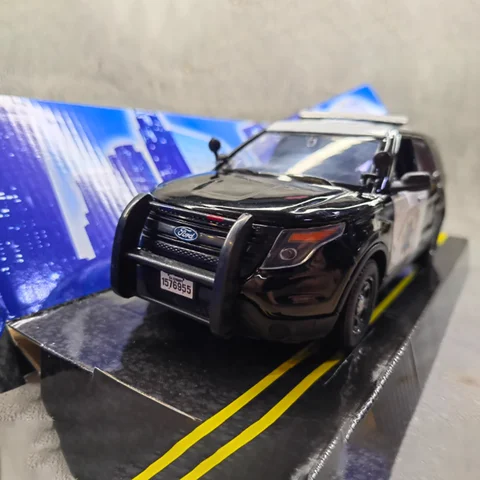 MOTORMAX 1/24 2015 Explorer California Highway Patrol Polizia Modello di auto in lega da collezione Display Regalo per adulti Hobby e giocattoli