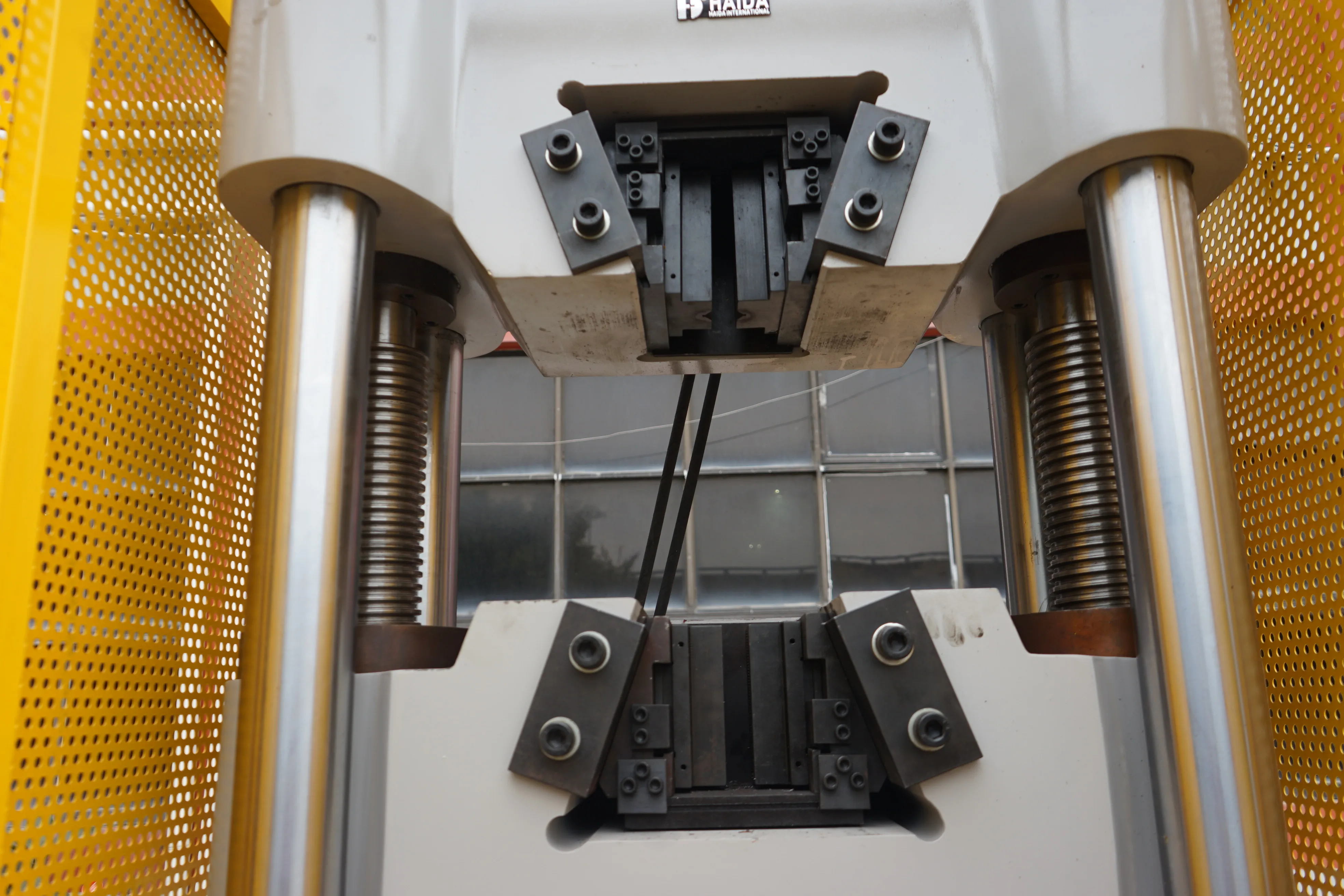 Machine d'essai de traction de câble métallique d'acier horizontale pour l'écrou de 2,2