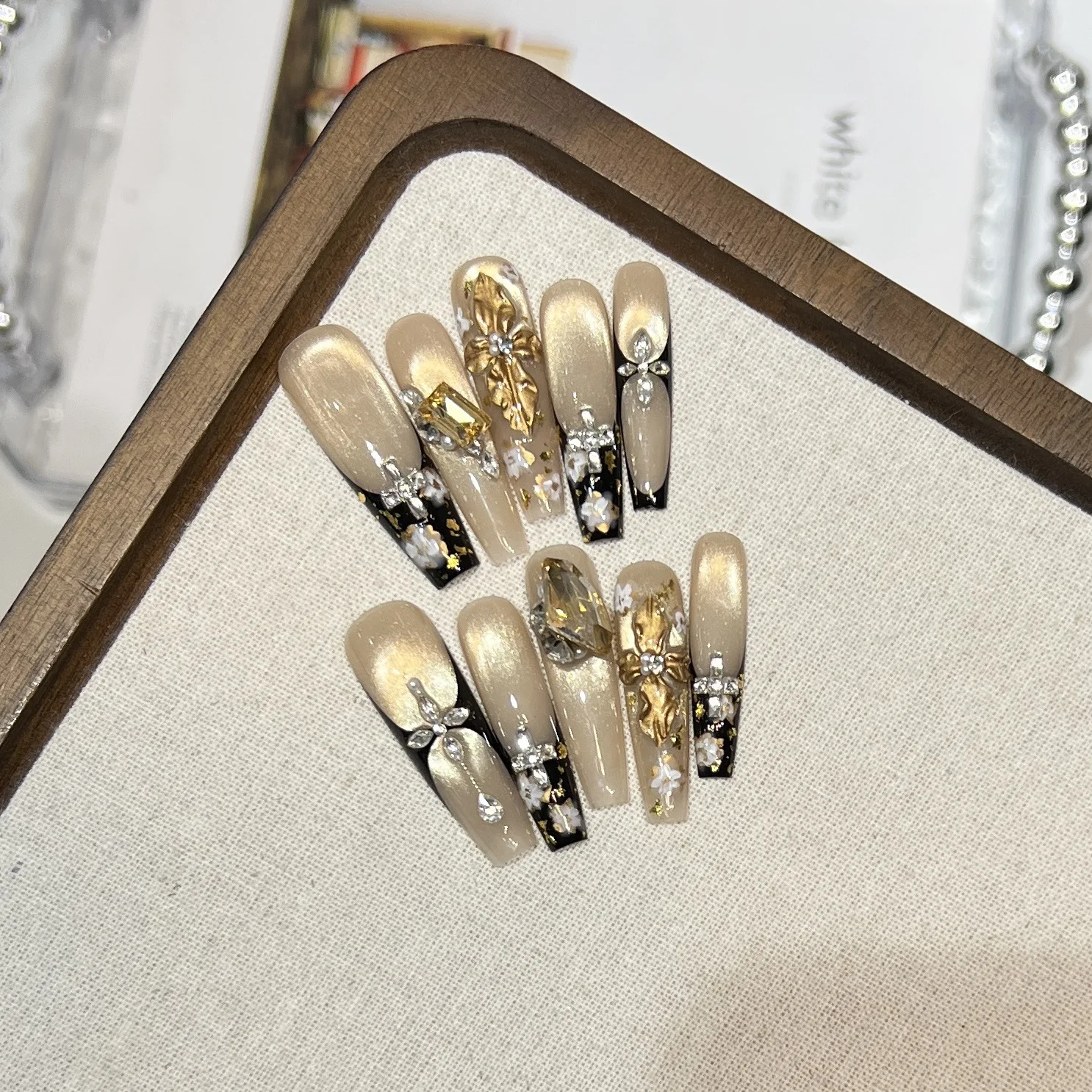 10 Uds. De uñas postizas con ojos de gato, uñas postizas doradas y negras de otoño con diamantes de imitación de mariposa para mujer, fiesta de Acción de Gracias, manicura DIY