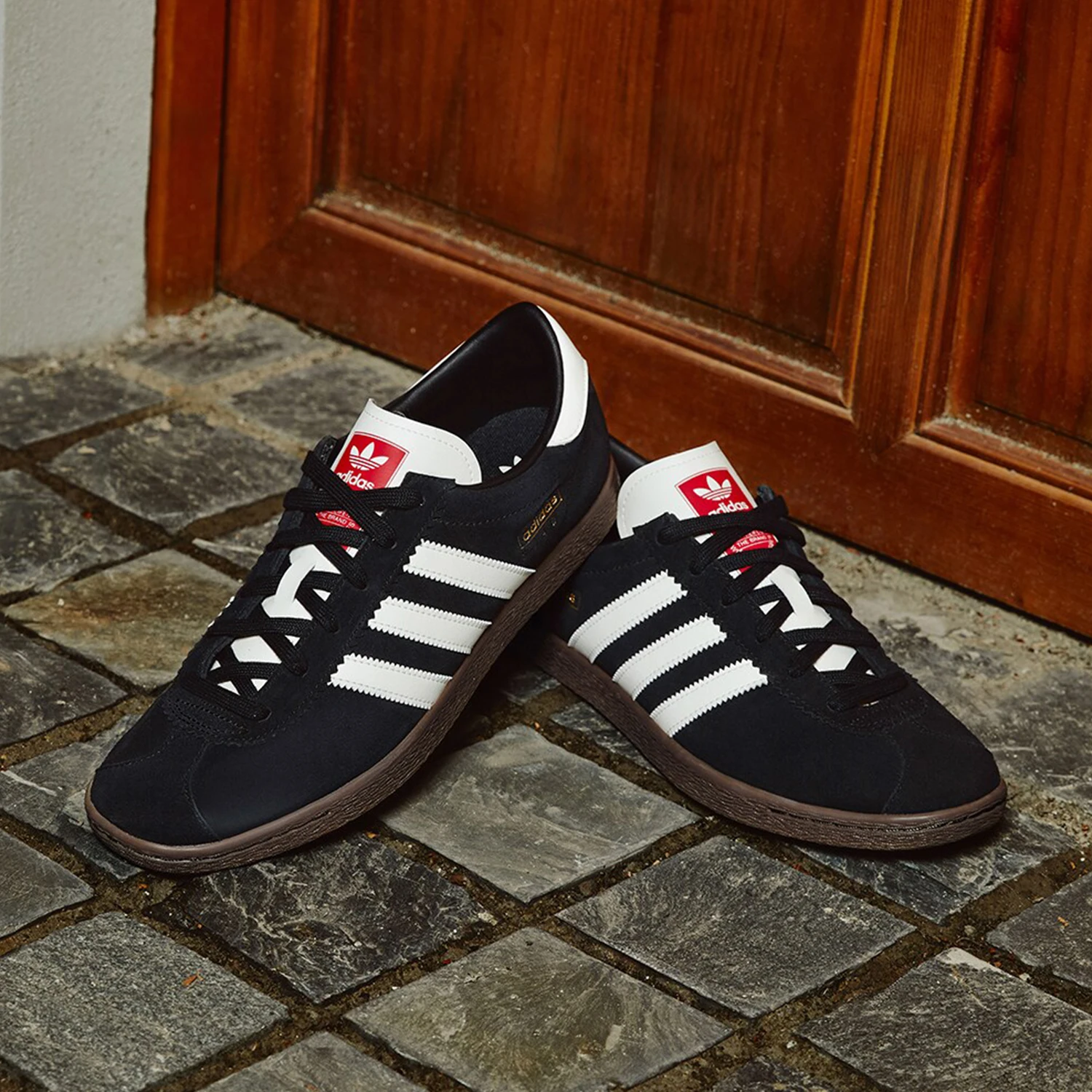 حذاء رياضي Adidas Originals للجنسين كلاسيكي متين للاستخدام الخارجي JR6344