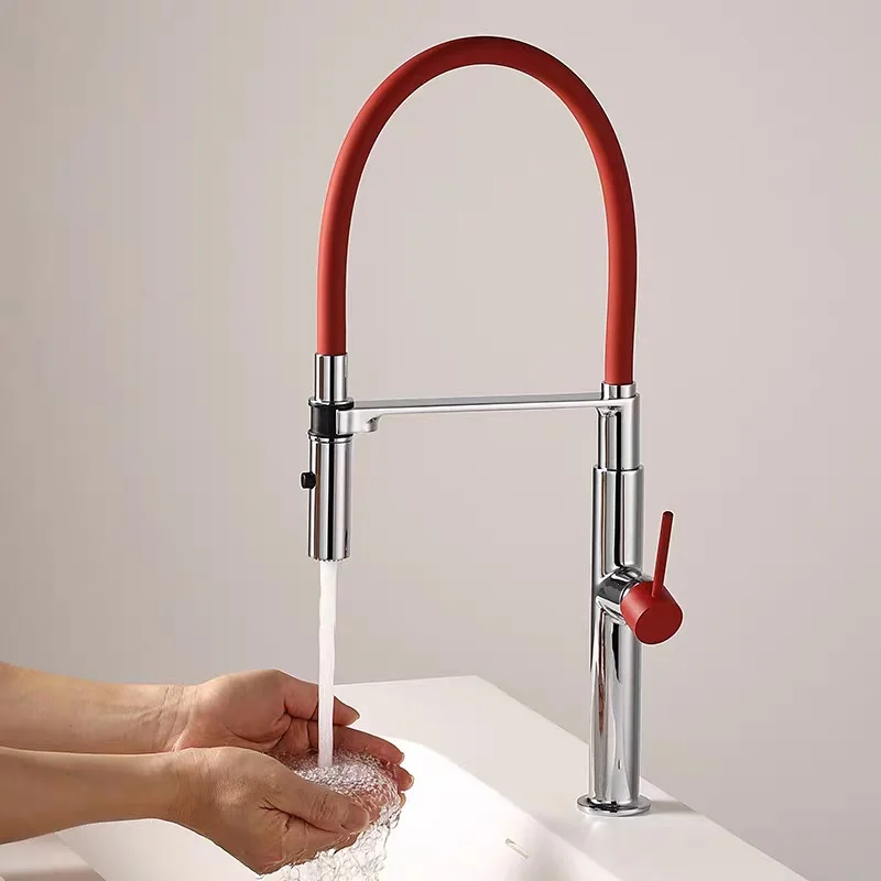 

Высококачественный хромированный красный латунный выдвижной смеситель для кухонной мойки, поворотный на 360 градусов, двойной функциональный распылитель, кухонный смеситель для горячей и холодной воды