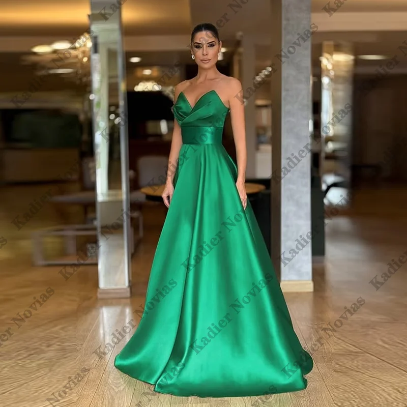 فساتين طويلة مخصصة على الطراز الحديث من الساتان مكشكشة على شكل حرف A بدون أكمام فساتين مناسبة مخصصة رائعة