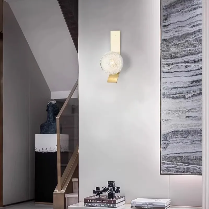 Luce di lusso del corridoio dell'hotel sfondo muro atmosfera lampada da parete in vetro design minimalista lampada da comodino molecolare lunga camera da letto
