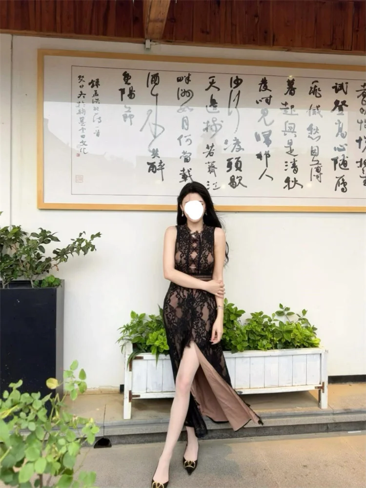 الفرنسية الرجعية الدانتيل المشذبة انقطاع سبليت عارية الذراعين الأسود Bodycon فستان للنساء الفاخرة سليم بلا أكمام ثوب مسائي رداء