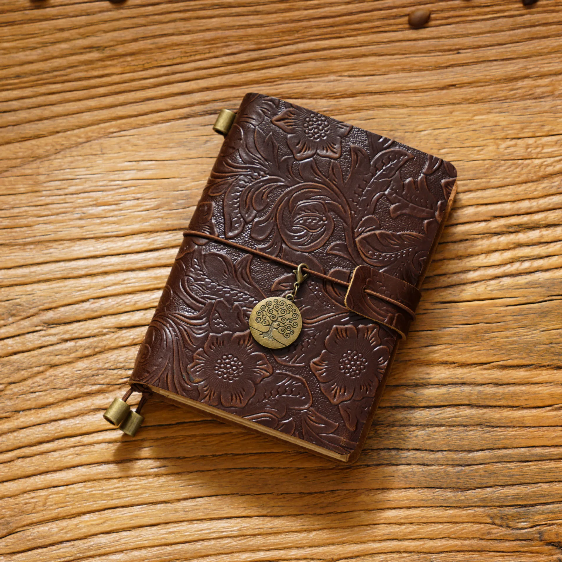 

Original vintage carved cowhide travel notepad Handmade notebook stationery ledger Creative diary