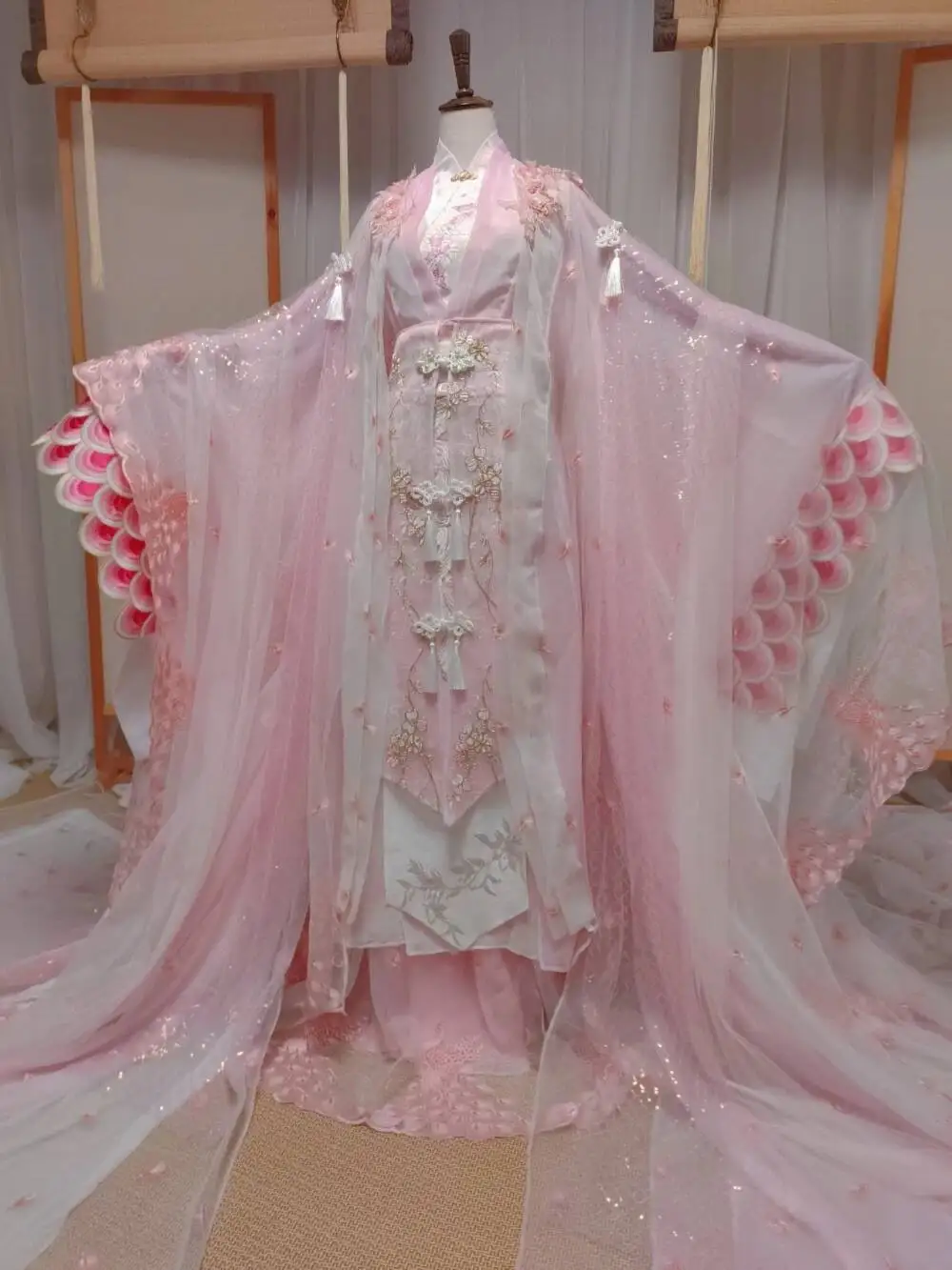 

Ancient-style Costume Cosplay Halloween Costume With A Pink Luxurious Long Train Hanfu Skirt Women Play Clothing