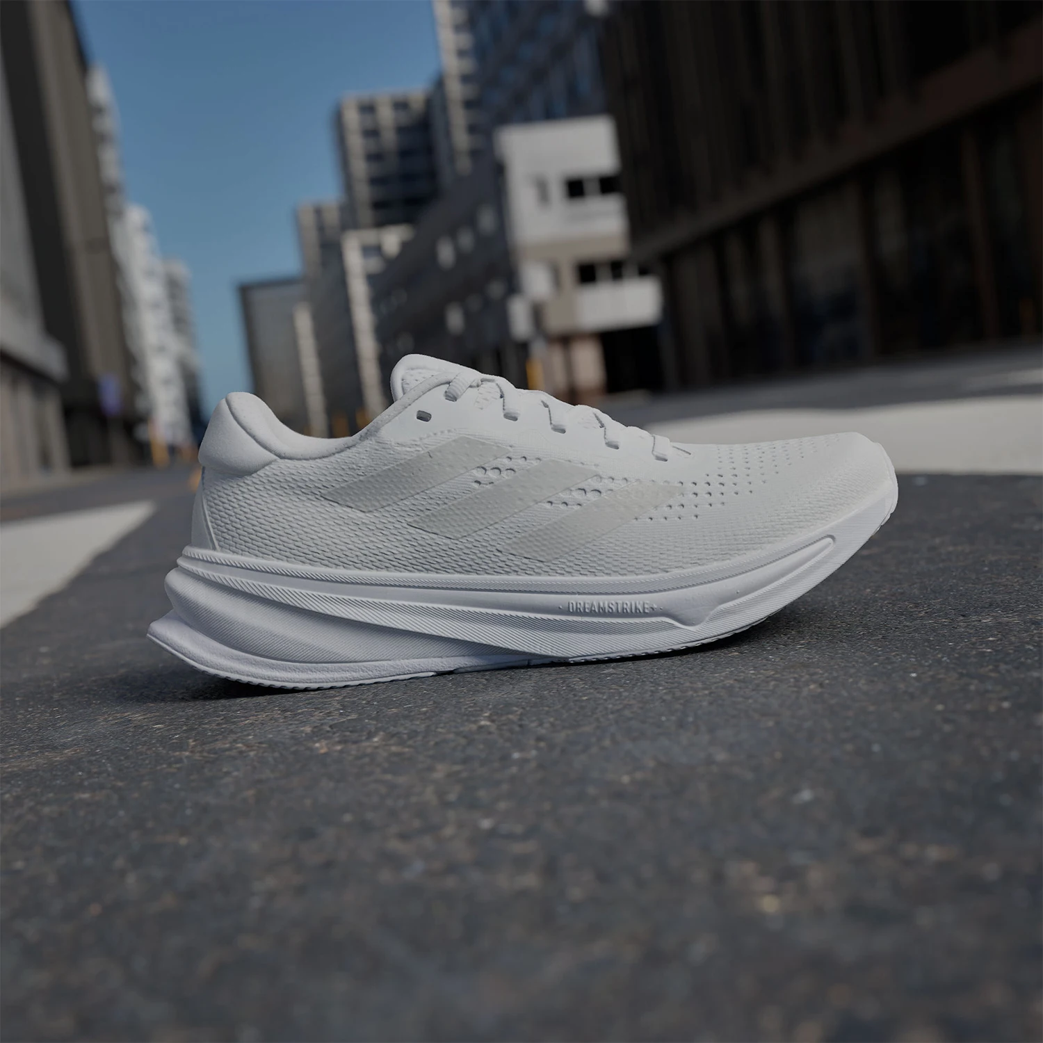 

Оригинальные женские противоскользящие кроссовки adidas IH7617