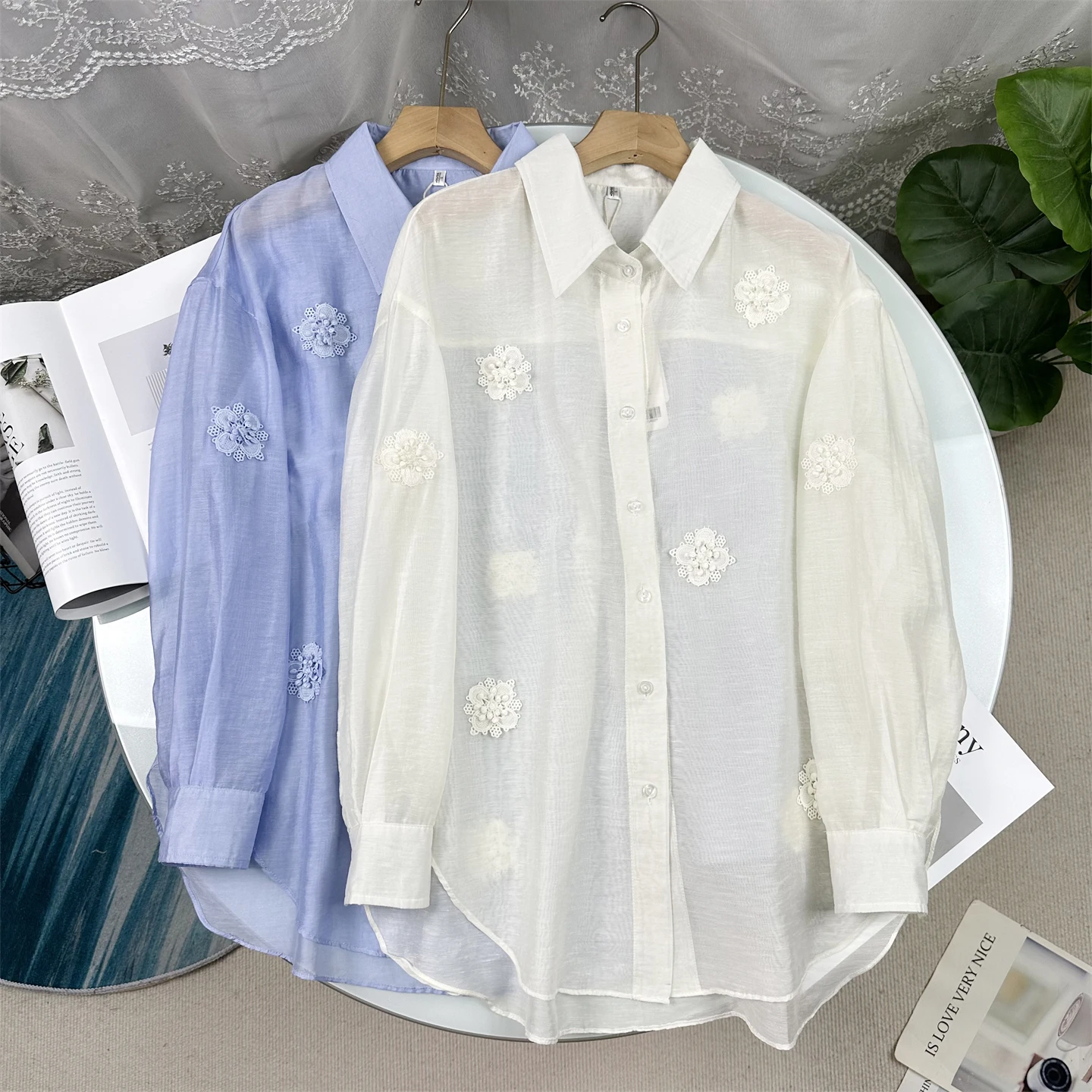 

Elegant Long Sleeve Neck Shirt Floral Decorated 3D Design Versatile Top for Women Spring 2026 Fashion Trend