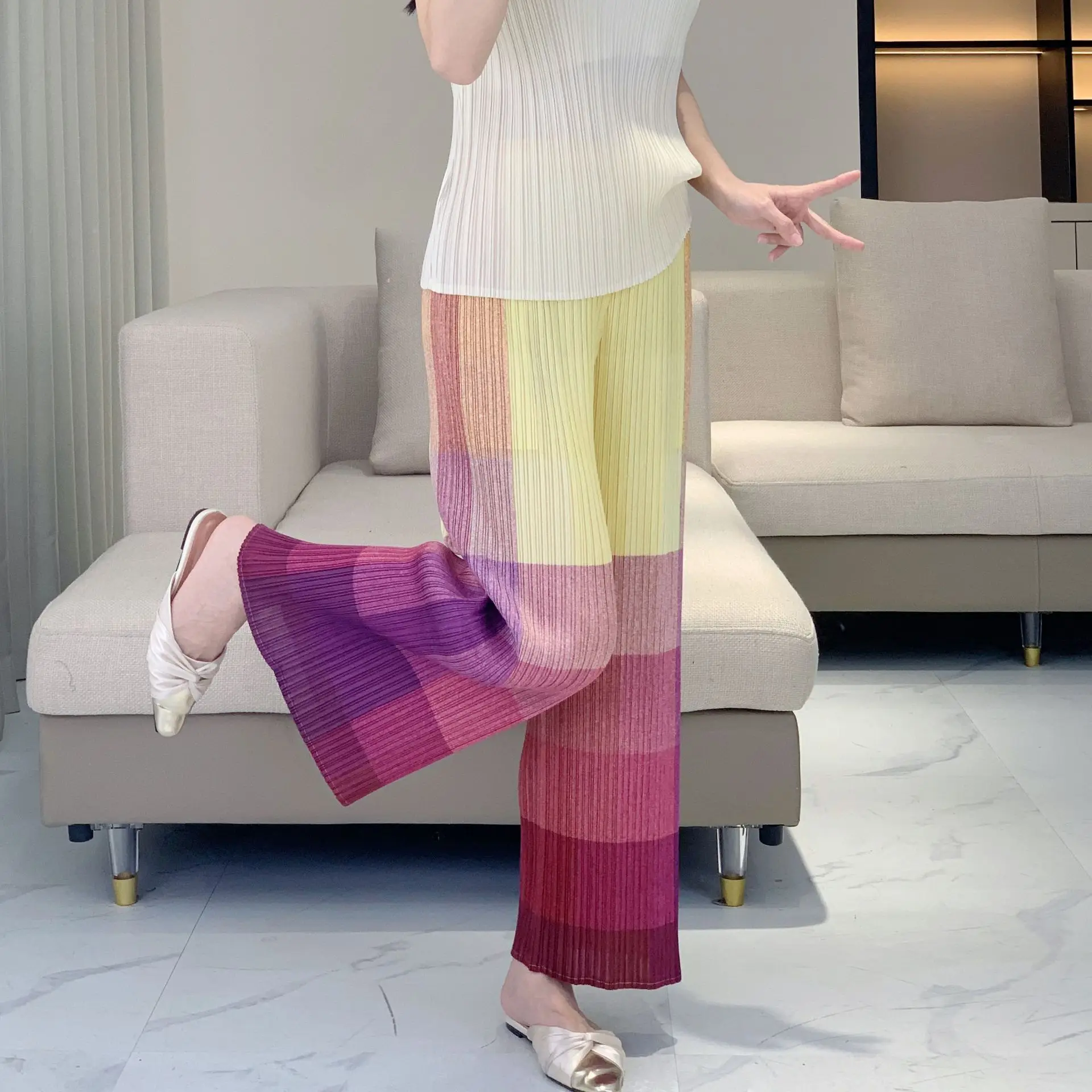 Pantalones rectos plisados de Color degradado para mujer, pantalón informal, sencillo, a la moda, Miyake 2025, nuevo temperamento de alta gama, pantalones de nueve minutos