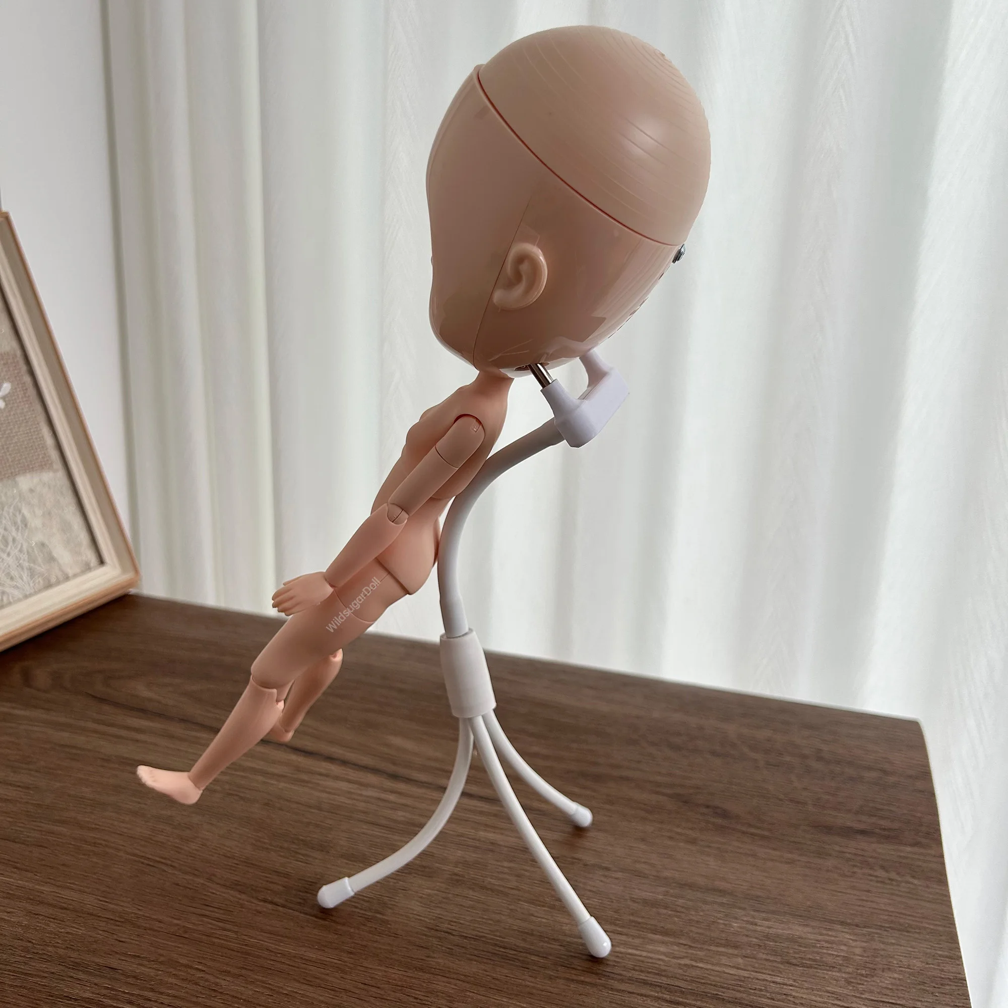 Adjustable Multi-functional Blythe Doll Stand, Suitable for Both Standing & Sitting Poses, 360° Rotation & 45° Tilt for Photogra