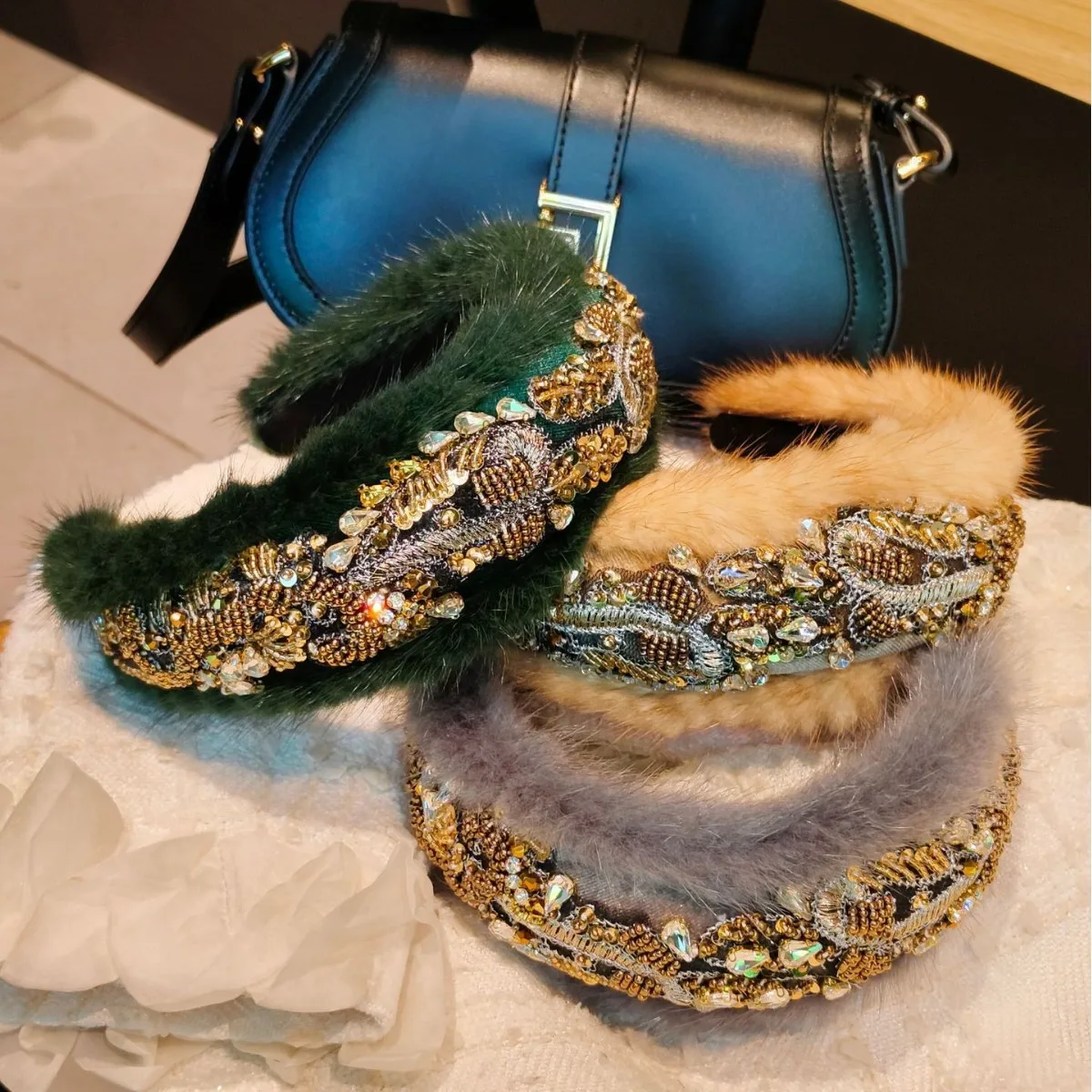

Winter New Vintage Luxurious Mink Fur Embroidered Full Diamond Headband Hair Accessory for Women