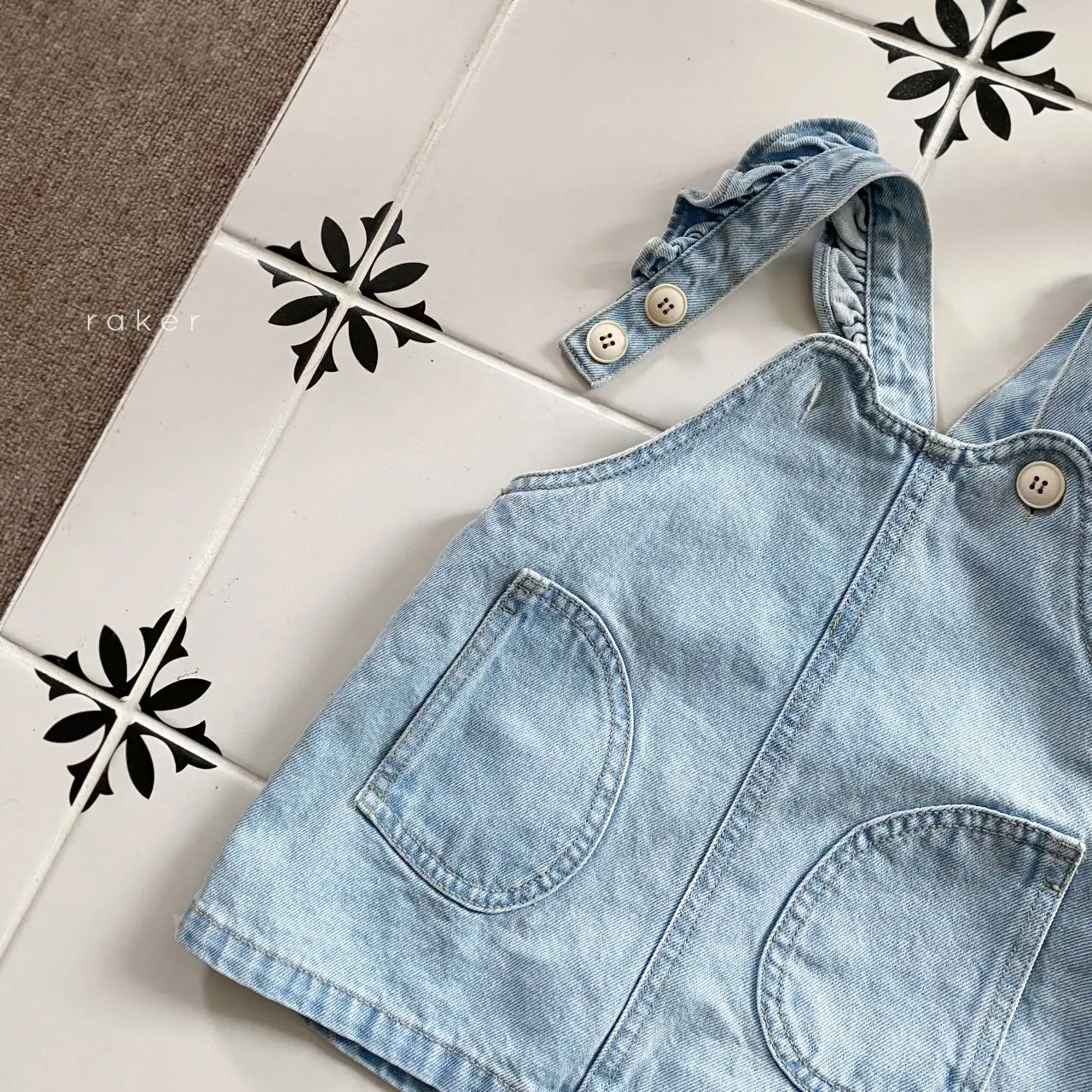 2025 New Fashion Girls Summer Sleeveless Denim Dress Solid Baby Cute Pocket Casual Dress Infant Girl Lace Strap Dress