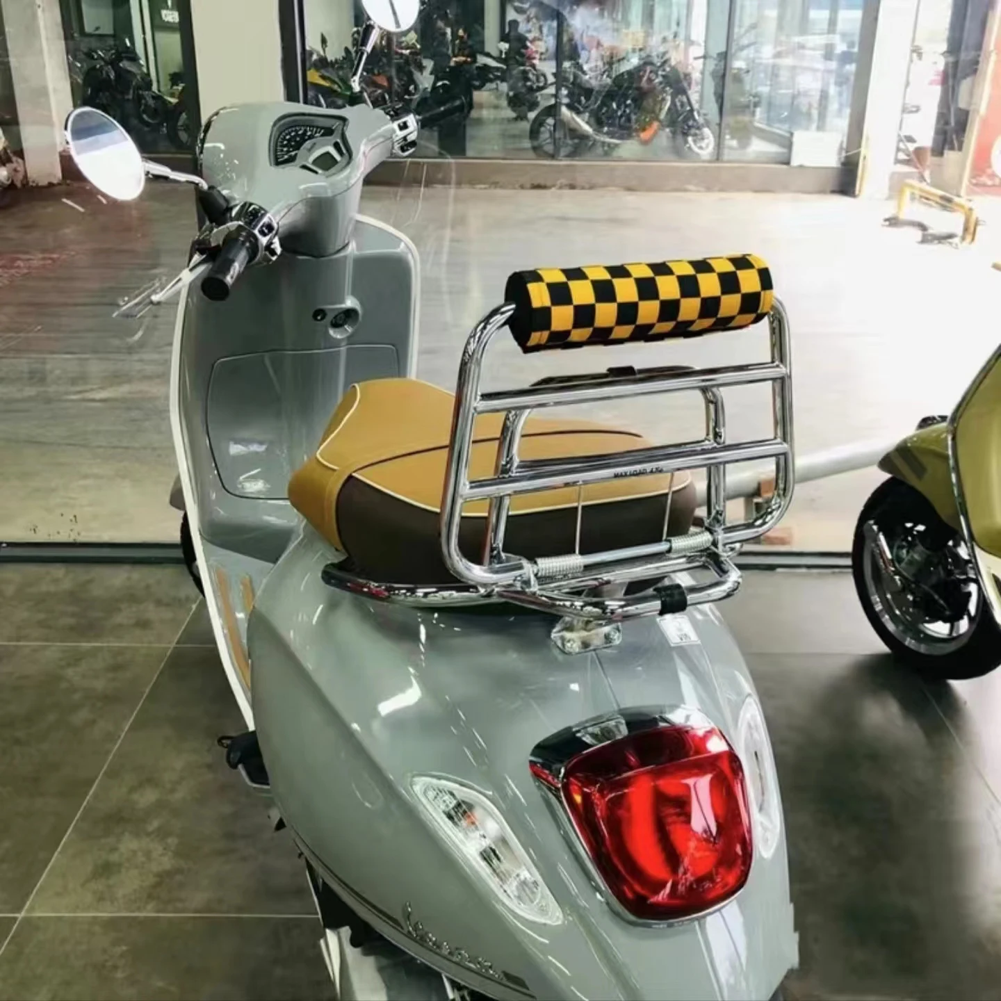 オートバイ用の丸いクロスチェストプロテクター,ハンドルバー,バイクアクセサリー,vespa gts300 gtv lx lxv sprint150,7/8"