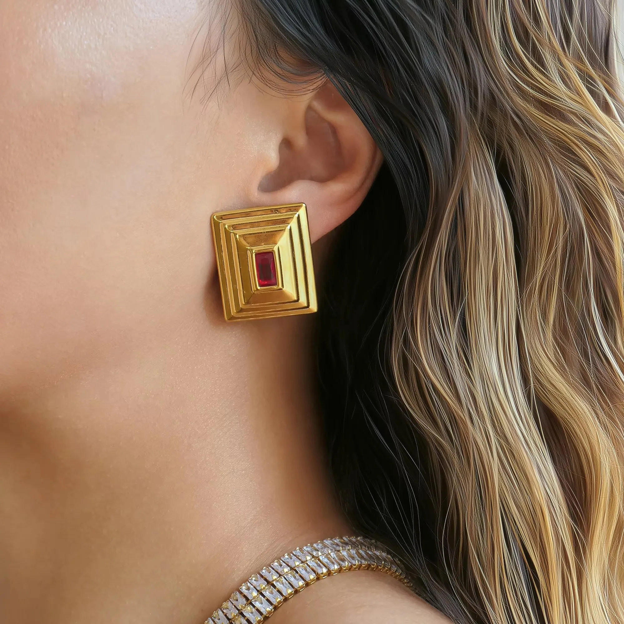 

Vintage Classical Square Red Clear Zircon Stripe Stud Earrings for Women 18k Gold Plated Stainless Steel Tarnish Free Jewelry