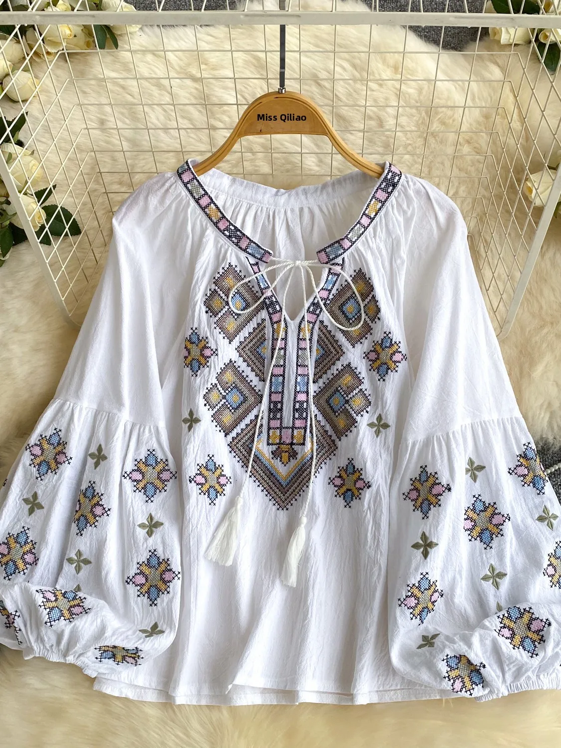 Afashion Bohemian Style Embroidered Tassel Shirt Women's Long Sleeve Loose Meat Covering Lantern Sleeve Holiday Style Top