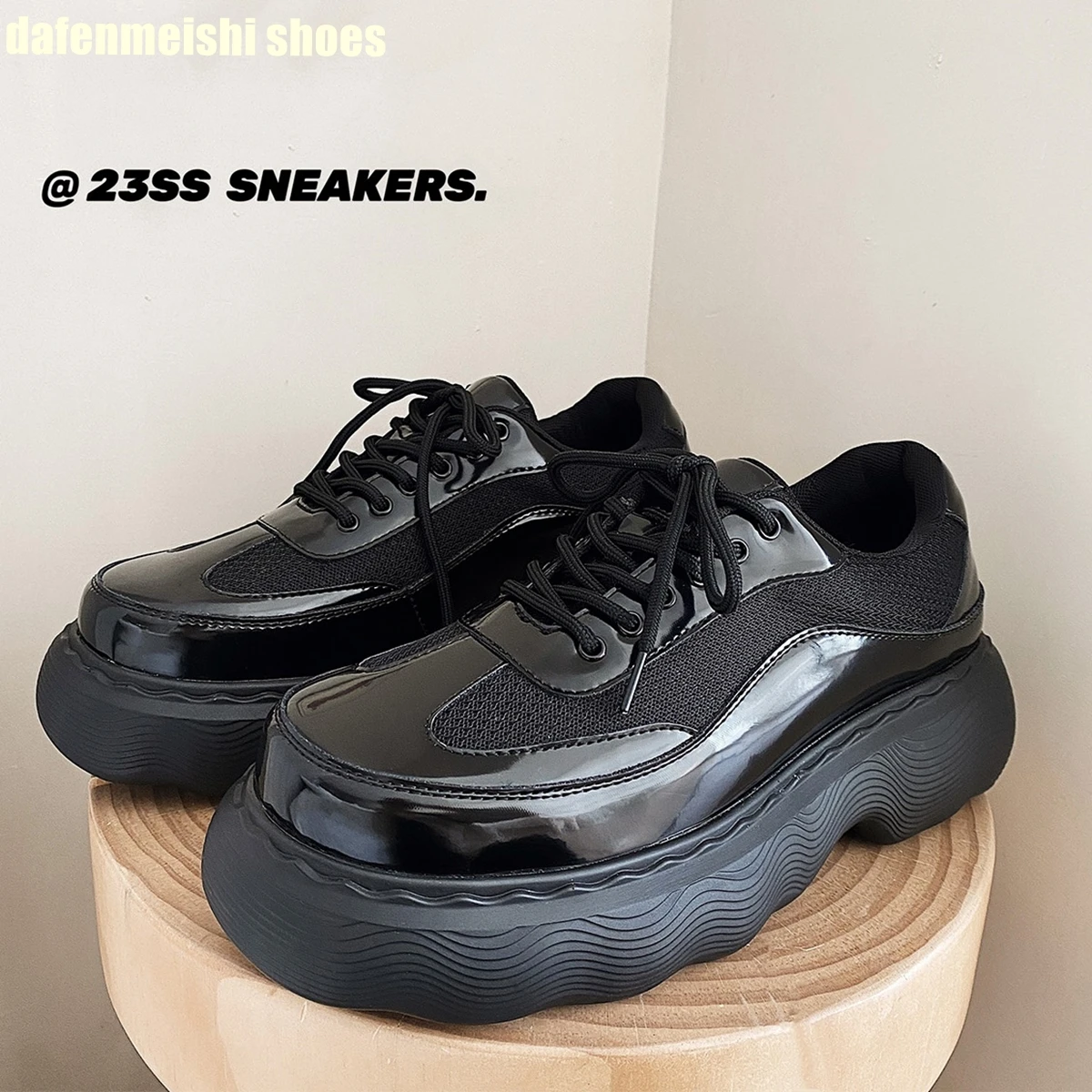 Comfortable Breathable Clunck Sneaker Patent Leather Men's All-Match Thick Soled Big-Toed Dad Shoes 2026 New Men Increase Shoes