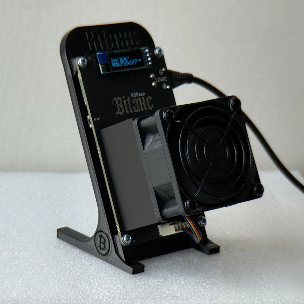 

Совершенно новый Bitaxe Gamma 800, 2,55 тыс./с, BM1370, биткойн-соло-майнер Lucky Miner, черный