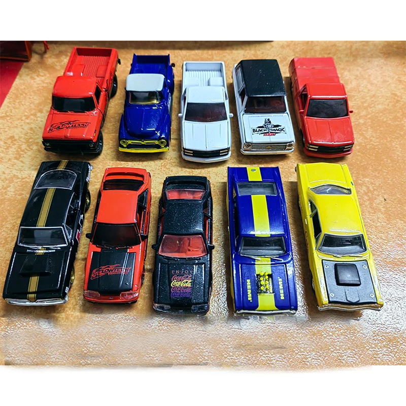 

M2 1:64 Mustang Dodge Plymouth Pickup Truck Bread Bulk Bags Series Diecast Model Alloy Car Child Christmas Gift Ornaments