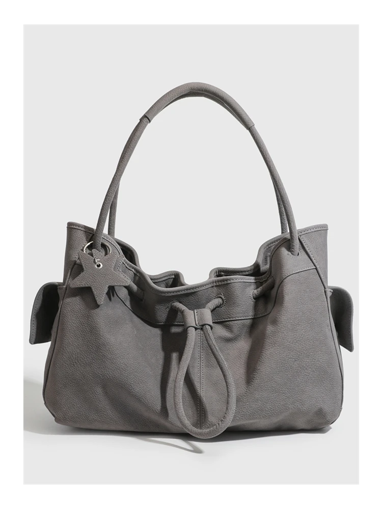 borsa-a-spalla-grande-con-coulisse-design-originale-da-donna-con-motivo-a-nuvola-in-tessuto-morbido-di-poliestere-con-texture-effetto-litchi