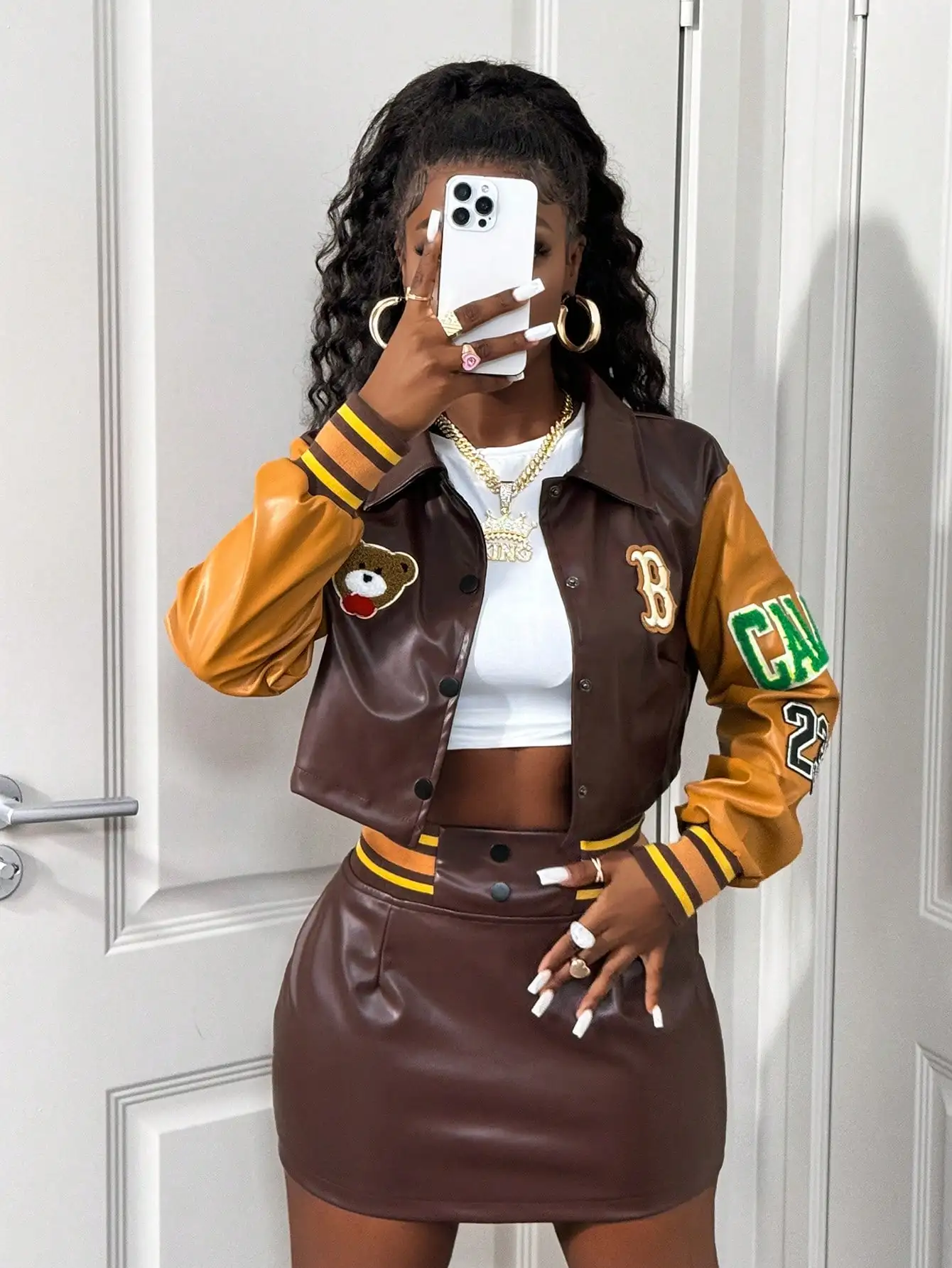 Y2K PU-leren varsity-jas en minirok voor dames met borduursel, lange mouwen, kraag, herfst-/winteroutfit