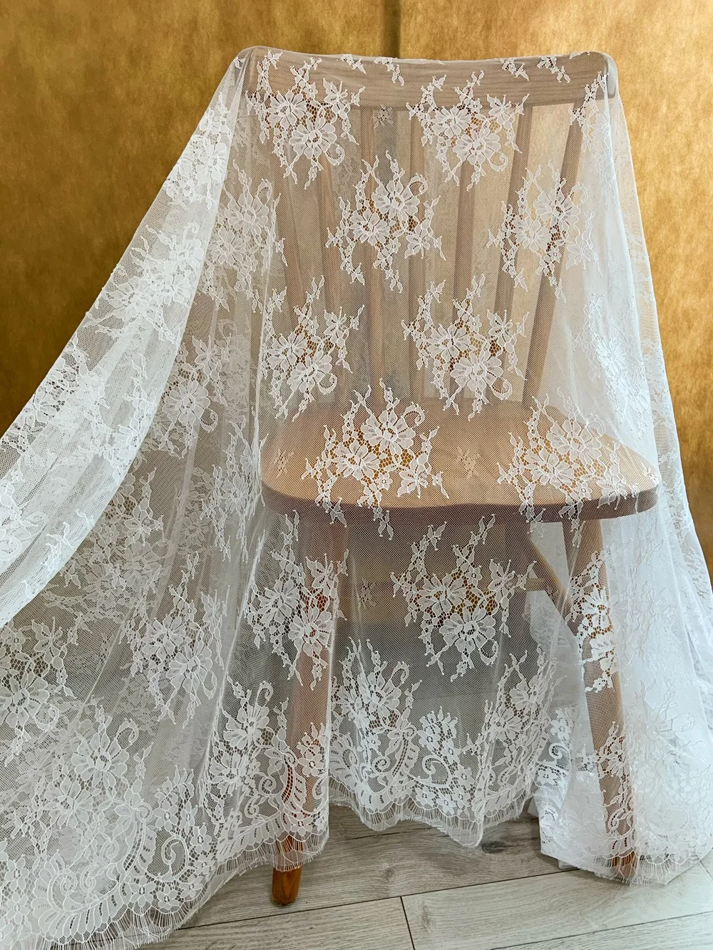 

3 yards Off White Chantilly Lace Fabric Retro Flowers Tulle Gauze for Wedding Dress Supplies