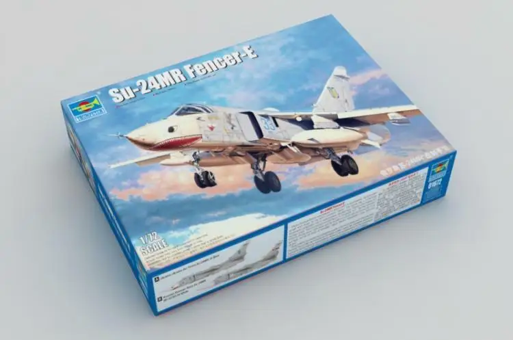 Trumpeter 01672 1/72 Sukhoi Su-24MR Fencer-E model kit