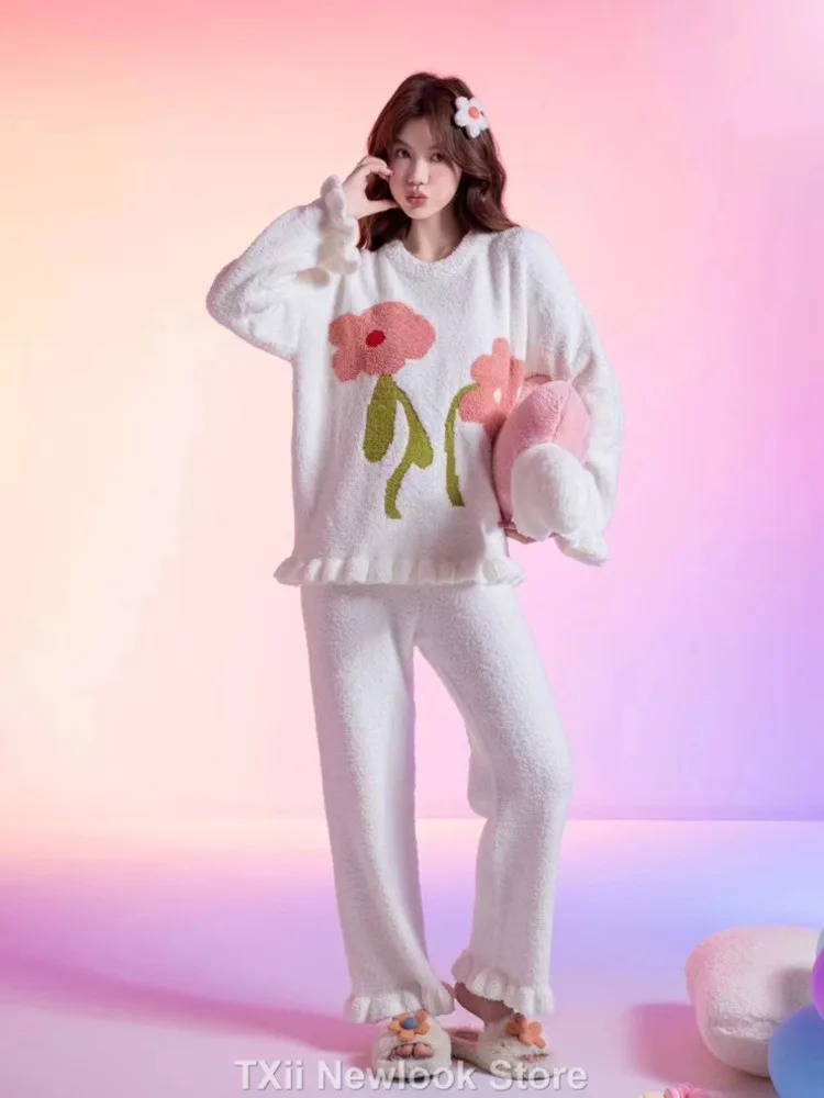 

TXii Newlook Store Soft Pajamas Women's Autumn and Winter Sweet Flowers Outer Wearing Round Neck Half-side Velvet Home Suit