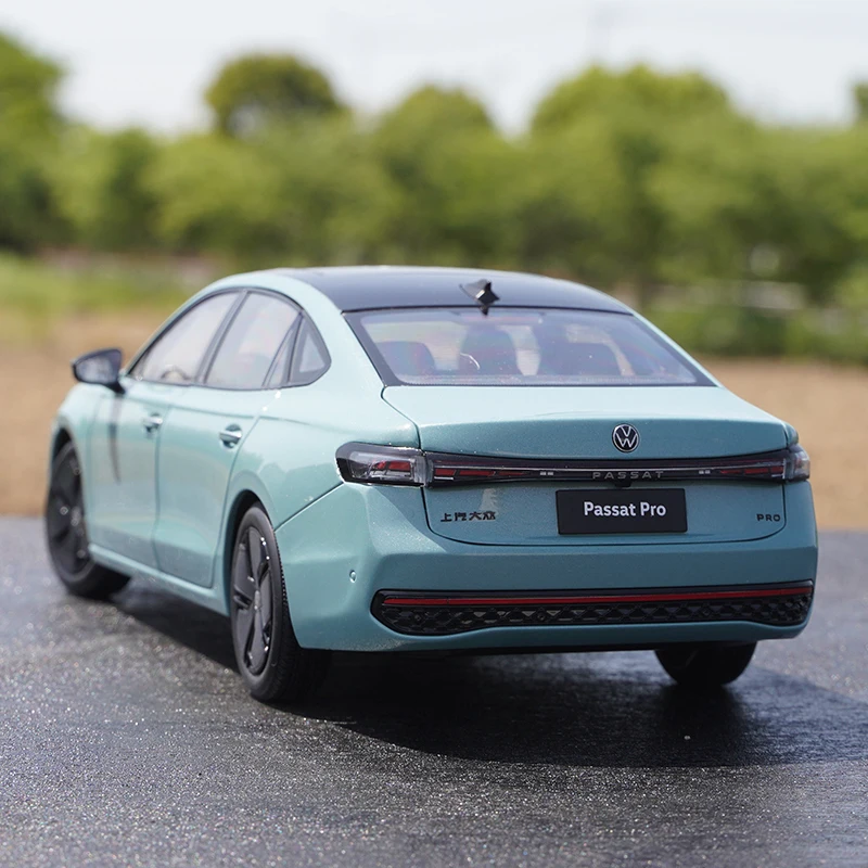 

1:18 VW PASSAT Pro 2024 Alloy Car Model Diecast Metal Car Vehicles Model High Simulation Collection Childrens Toy Gift Decortion