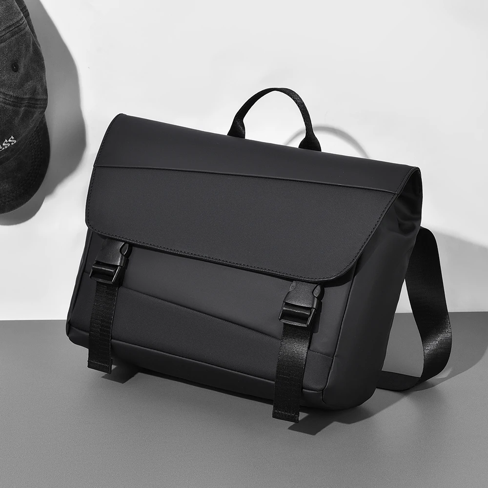 حقيبة ساعي البريد للرجال 2025 موضة جديدة بكتف واحد مقاومة للماء وخفيفة الوزن حقيبة ظهر ترفيهية للأعمال #4
