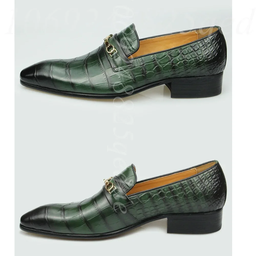 

Стильные мужские лоферы из кожи с текстурой под крокодила, с золотым декором в виде конской упряжи, остроносые туфли без шнурков для официальных мероприятий