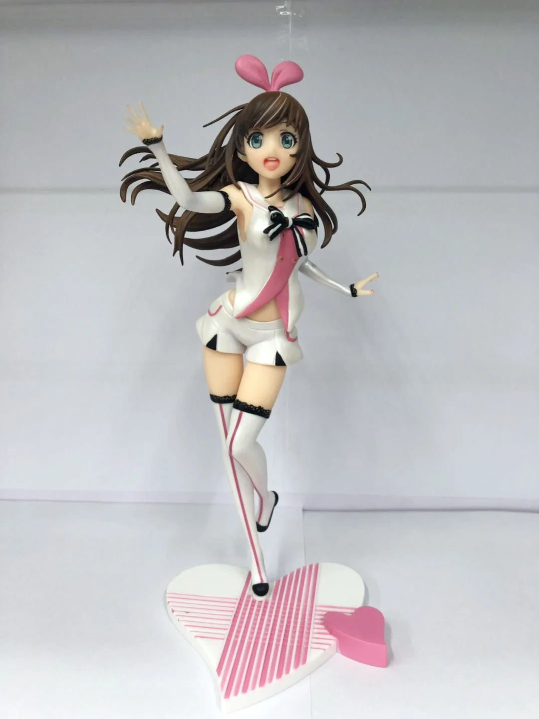 23CM Anime A.I.Channel Kizuna AI PVC Action Figure 1/7 Original Figure Japanese Collectible Model Kizuna AI Figurine Toys Gifts