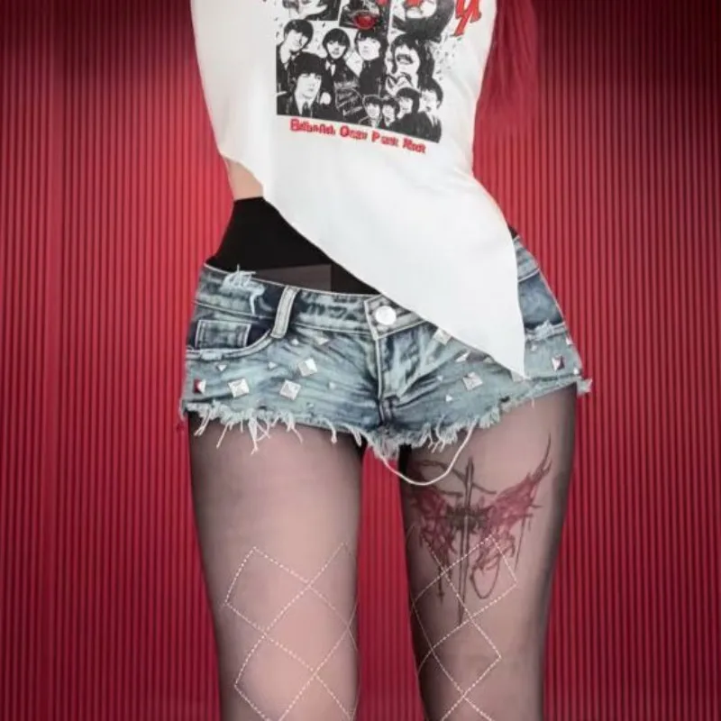 

Y2k Spice Girl Retro Low-rise Rough-edged Rivet Denim Ultra-shorts Summer New Women Jeans Slim-fit Hot Pants