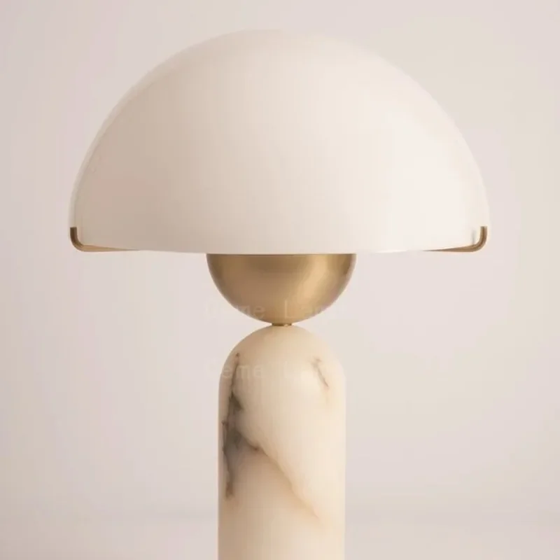 مصباح طاولة رخامي فاخر بإضاءة ما بعد الحداثة مصمم لغرفة المعيشة وغرفة النوم بجانب السرير وغرفة نموذجية وديكور بسيط إسكندنافي